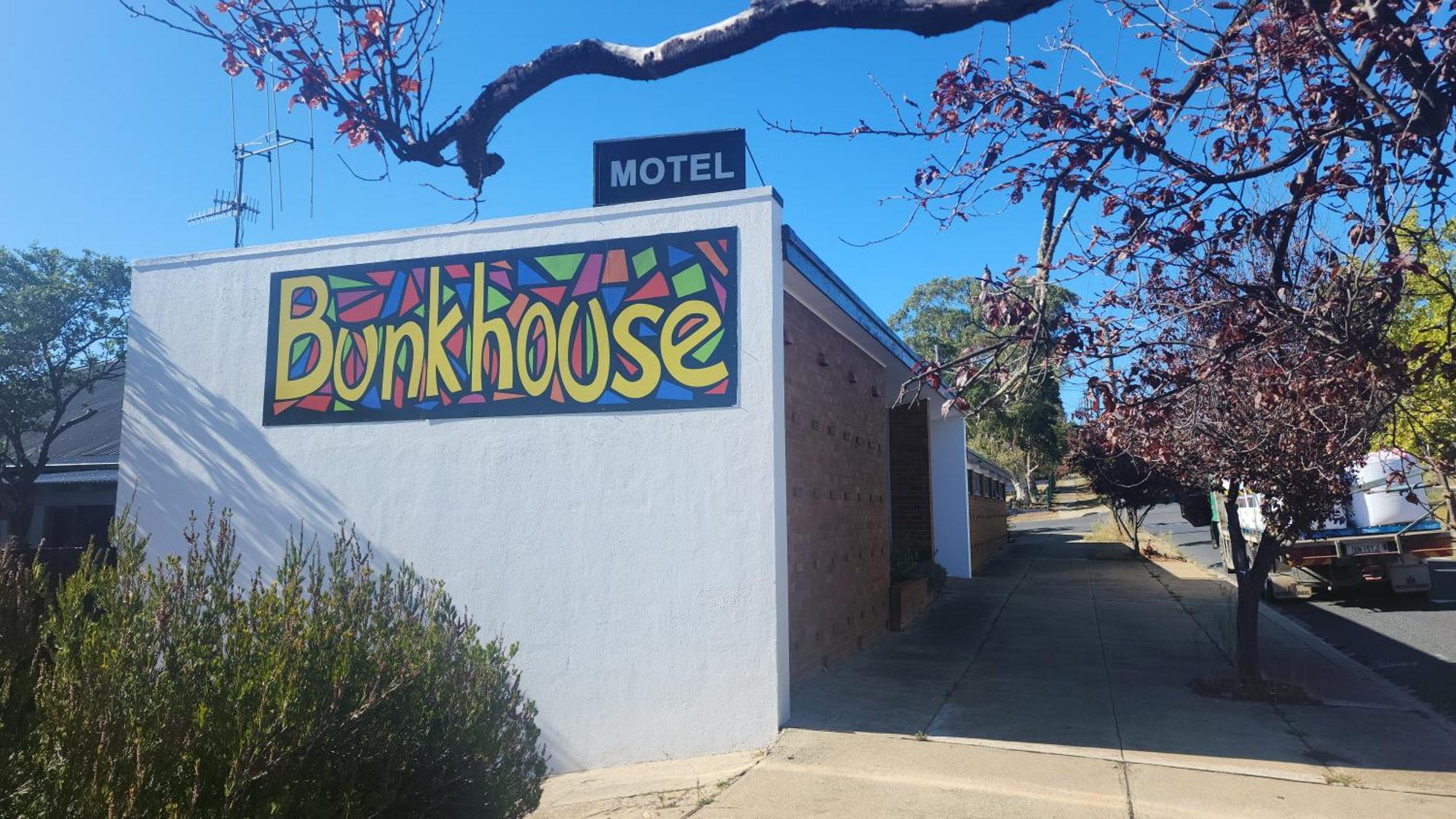 Bunkhouse Motel Cooma Dış mekan fotoğraf